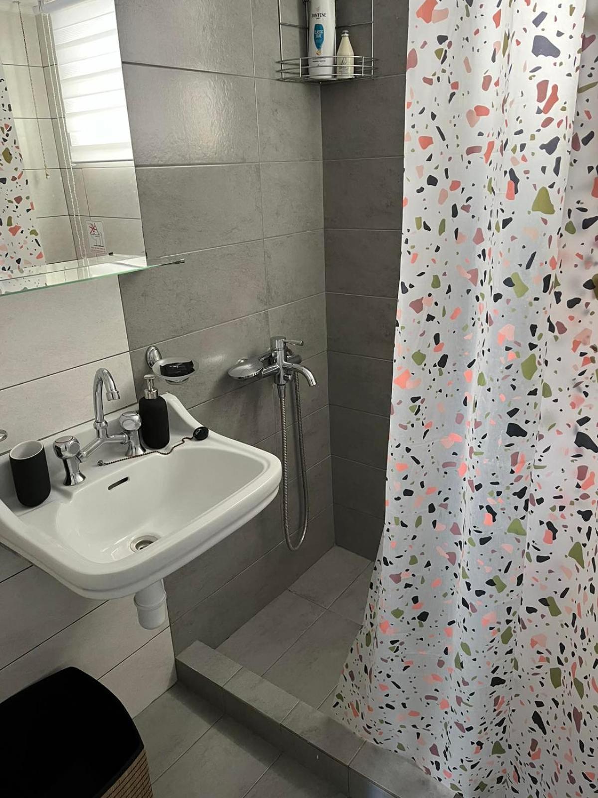 Sea View Apartments Near Athens Airport アルテミダ エクステリア 写真